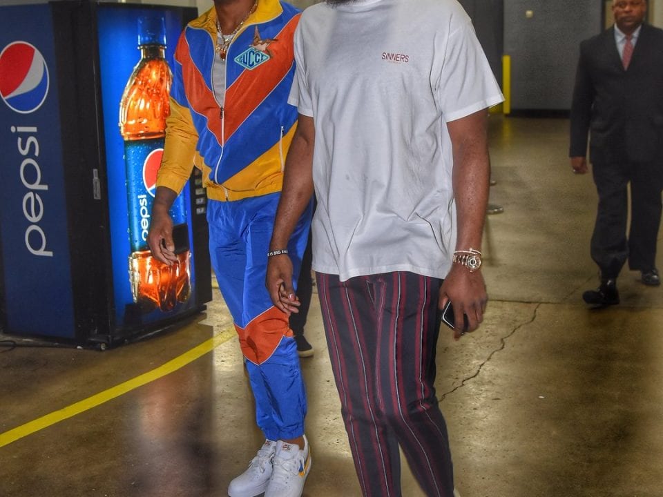 does every nba player have a shoe deal